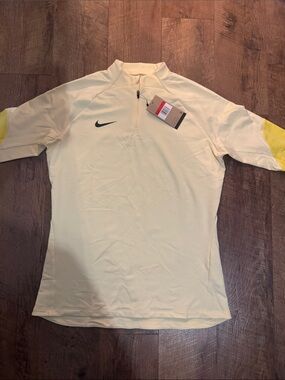Nike Sports Quarter Zip